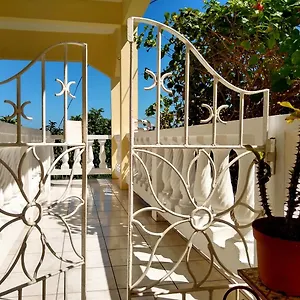 https://the-lion-house-jamaica.hotelsochorios.net